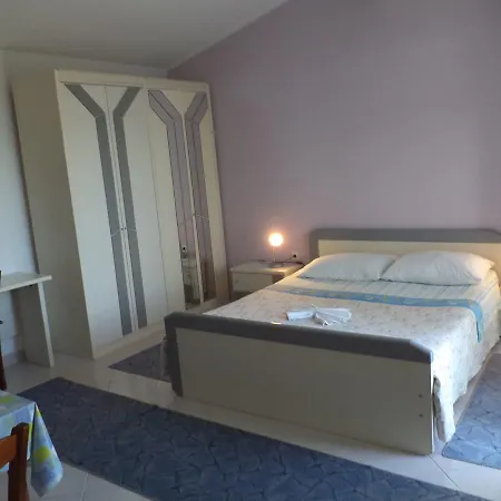 Apartment Andela *